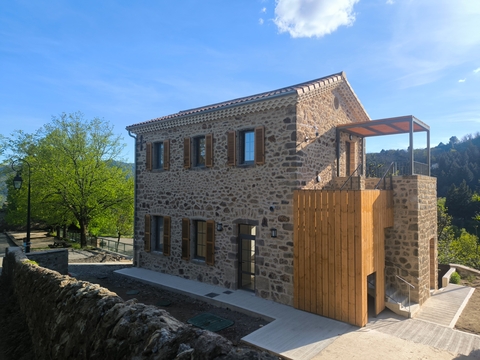 Aménagement de deux logements dans l'ancienne école