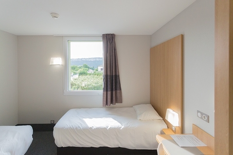 HOTEL B&B DE 62 CHAMBRES